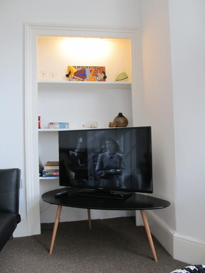 The Beatnik, Victorian Townhouse Apartment With Parking Plymouth Exterior foto